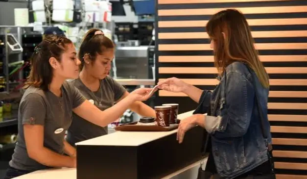 McDonald’s, Burger King y Mostaza: cuánto cobran los trabajadores en julio de 2026 tras el nuevo acuerdo salarial