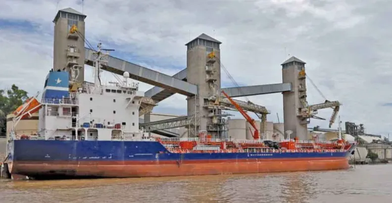 Se destrabó el conflicto en los puertos: acuerdo salarial para los amarradores y levantan el estado de alerta