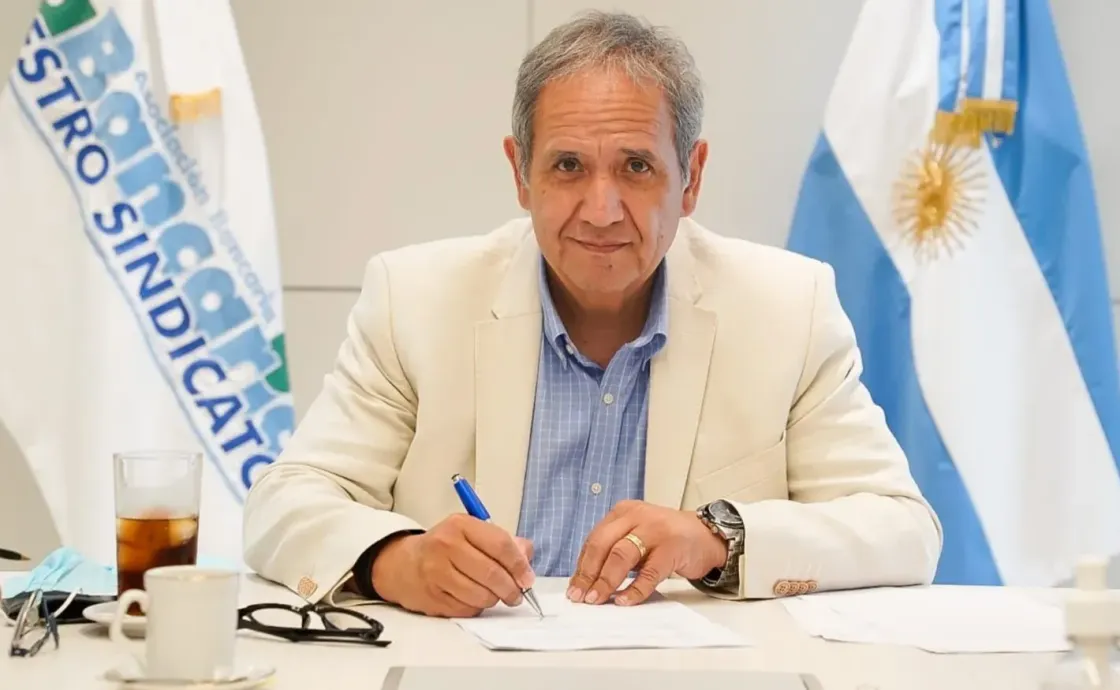 Bancarios acordaron una actualización salarial del 1,9% en junio y el salario inicial supera los $2,48 millones