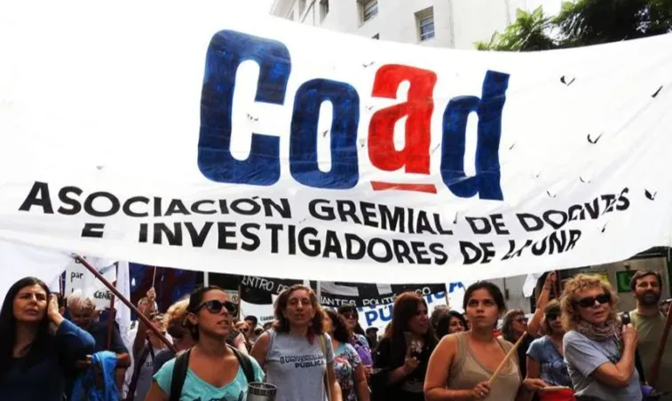 Marcha Federal Universitaria: Estudiantes y gremios coparán el Monumento en defensa de la UNR