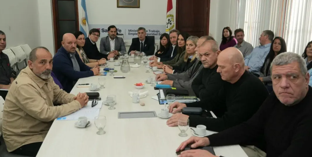 Paritaria docente en Santa Fe: AMSAFE exigió cláusula automática, recuperación salarial y el fin del presentismo