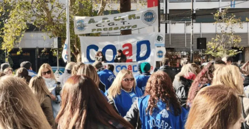 Docentes de la UNR: Impulsan un paro por tiempo indeterminado y peligra el inicio del segundo cuatrimestre