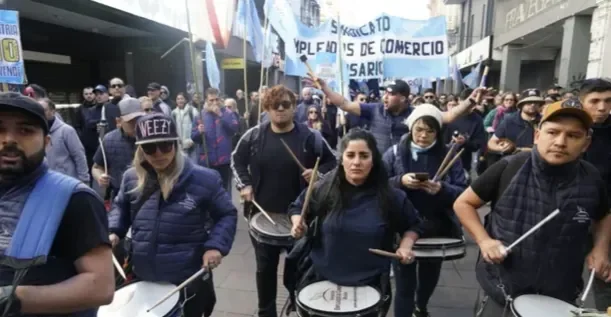 Aumento salarial para Empleados de Comercio, con bono y sumas adicionales