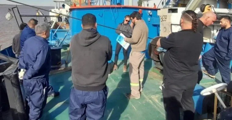Serenos de buque exigen a Santa Fe que frene la desregulación en los puertos