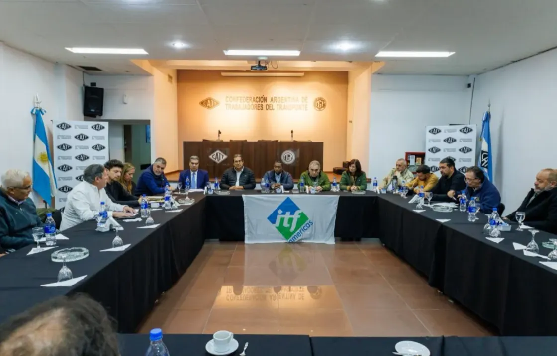 En un encuentro con dirigentes nacionales e internacionales, la CATT pidió una estrategia común para enfrentar las políticas del transporte del Gobierno