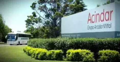 Acindar vuelve a apagar los hornos de su acería en Villa Constitución por el desplome de las ventas