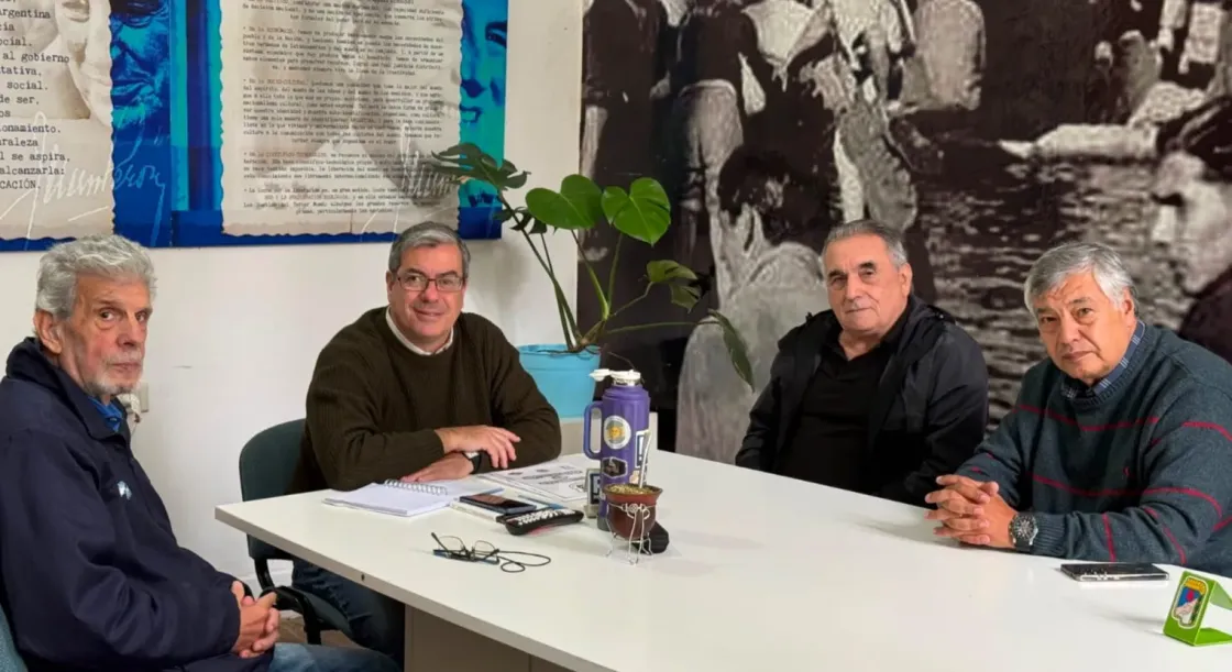 La Fempinra se reunió con Germán Martínez para frenar la entrega del río Paraná