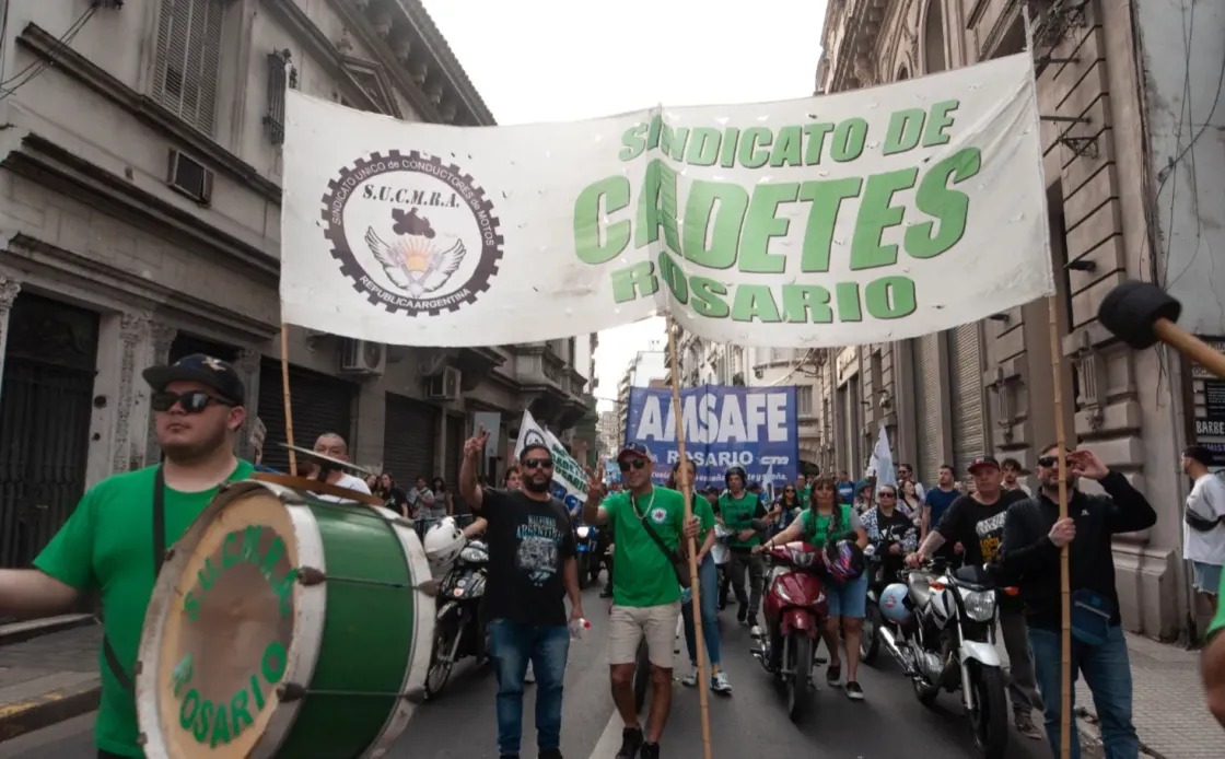 Crece la cantidad de cadetes en Rosario y se profundiza la informalidad laboral