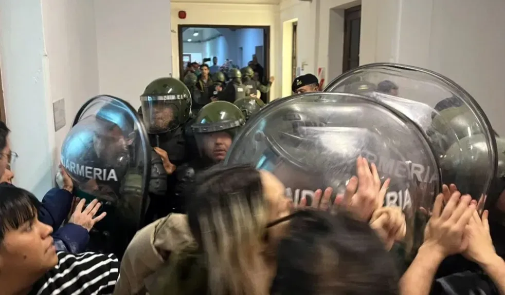 ATE lanzó un paro nacional en la CNEA, denunció un recorte del 55% y la fuga de 500 científicos
