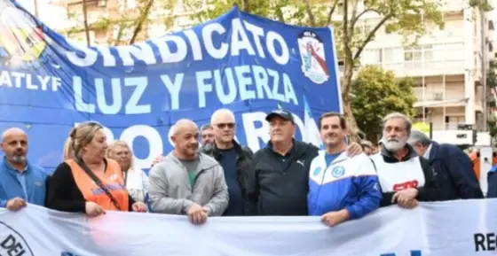 Dirigentes gremiales denunciaron que la revisión de convenios busca "pulverizar los salarios"
