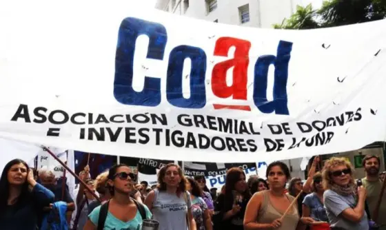 Marcha Federal Universitaria: Estudiantes y gremios coparán el Monumento en defensa de la UNR