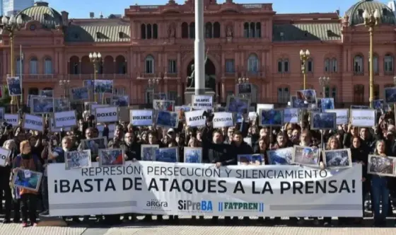 Con fuerte presencia de los gremios de prensa, el Senado debate un nuevo estatuto laboral del periodista