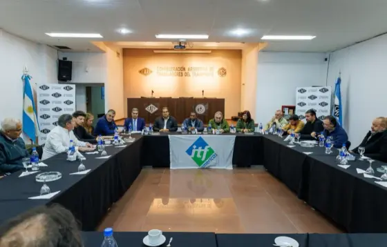 En un encuentro con dirigentes nacionales e internacionales, la CATT pidió una estrategia común para enfrentar las políticas del transporte del Gobierno
