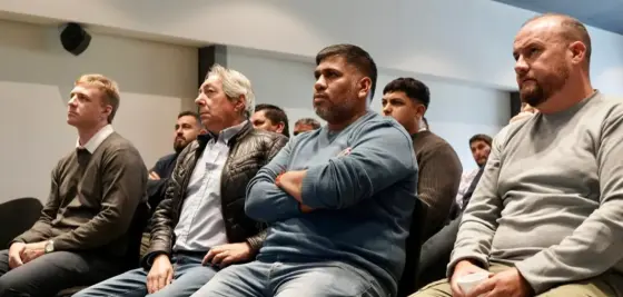 Aceiteros denuncian "provocación" de las empresas por una oferta de $15.000 y amenazan con ir a la huelga