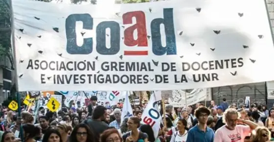 Contundente votación en COAD: Los docentes de la UNR ratificaron un paro de 4 días