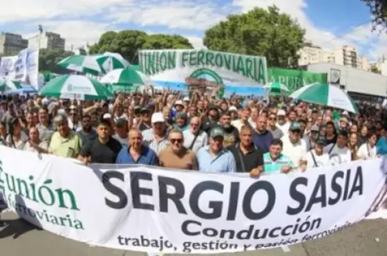La Unión Ferroviaria acordó una recomposición salarial parcial y ratificó la continuidad de la negociación paritaria