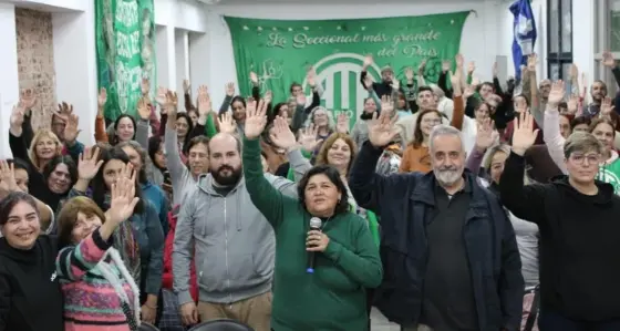Asistentes escolares lanzan un plan de lucha y se movilizan por salarios e IAPOS