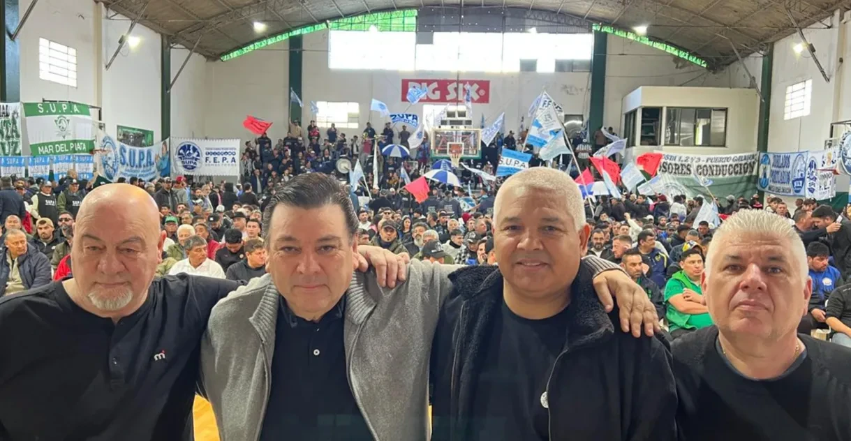 Bajo el lema juntos y organizados la FEPA cerró su Congreso Extraordinario con un masivo acto en Bahía Blanca