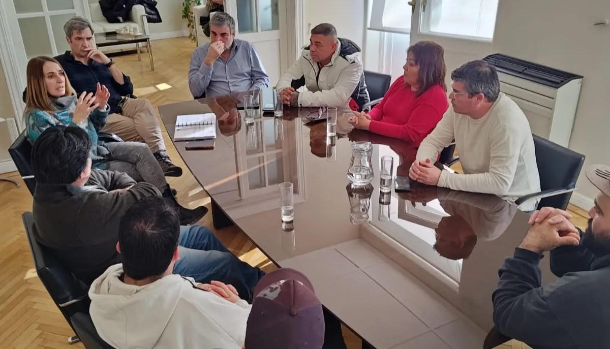 Puerto San Julián: fuerte malestar de los trabajadores guincheros con la Secretaría de Pesca por incumplir compromisos