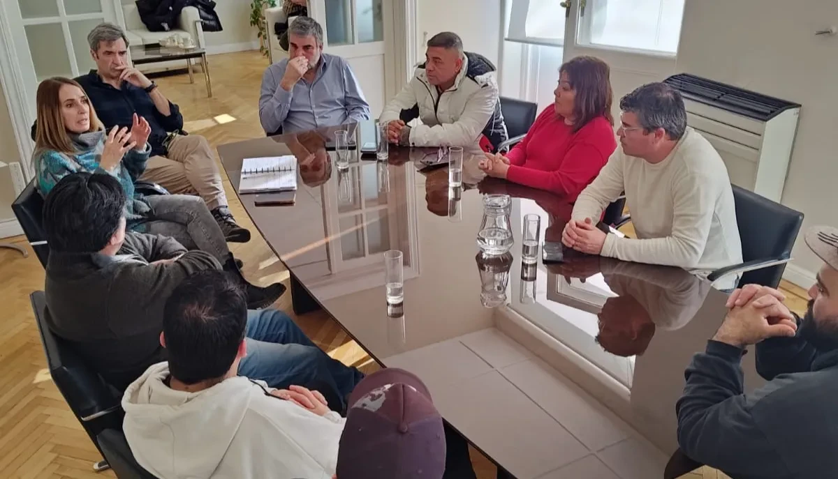 Puerto San Julián: fuerte malestar de los trabajadores guincheros con la Secretaría de Pesca por incumplir compromisos