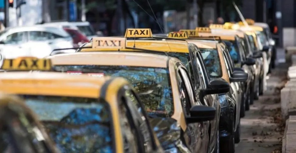 Peones de Taxi rechazan la desregulación de la tarifa: "Hay 1.800 autos parados porque la actividad no es rentable"
